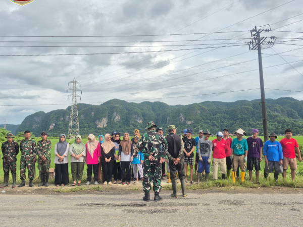 KEMANUNGGALAN TNI DAN RAKYAT BERSAMA PEMERINTAH DESA PANAIKANG GELAR KARYA BAKTI STRATEGIS